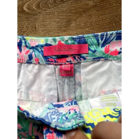 EUC Lilly Pulitzer Short - Picture 4 of 4
